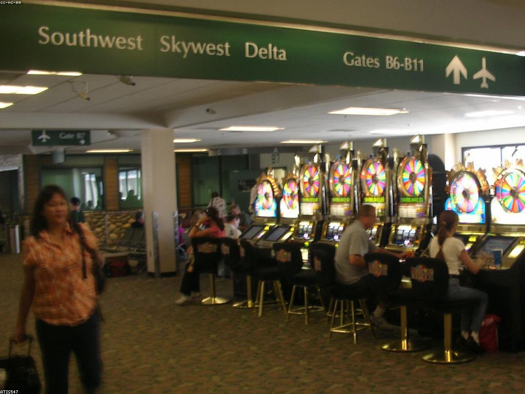 ការយល់ដឹងអំពីម៉ាស៊ីនស្លុត: គ្រឿងបរិក្ខារនិងវិធីប្រើប្រាស់